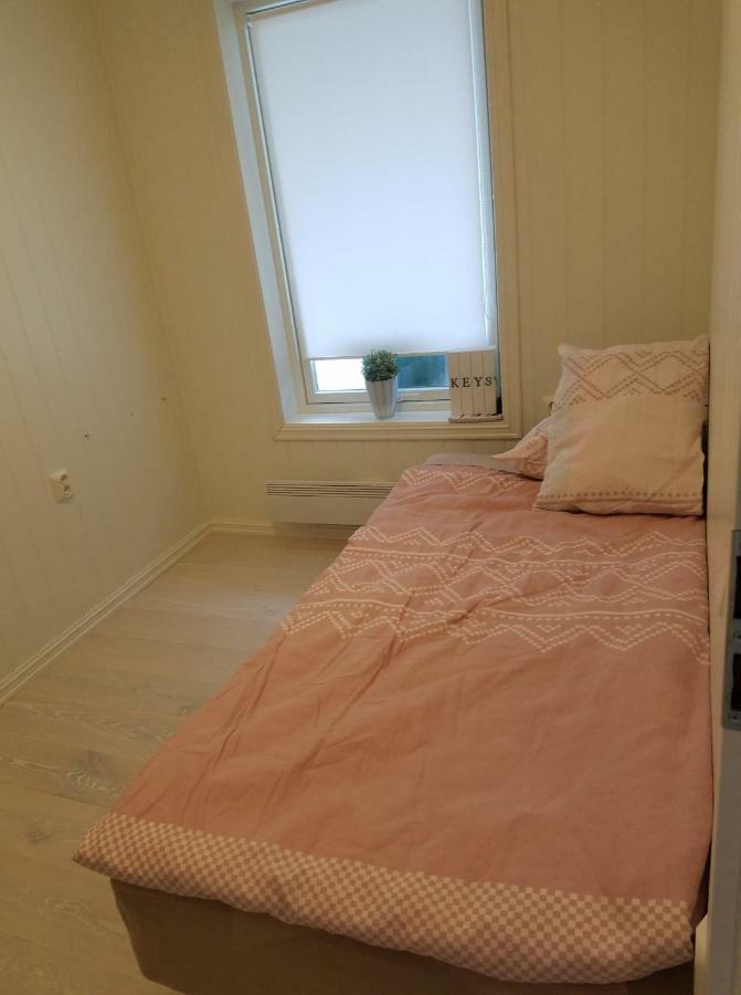 Erika'S Apartment Kalvåg Esterno foto